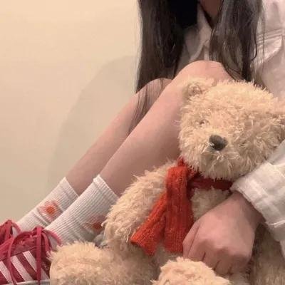 隔楼女孩:我们之间的层距